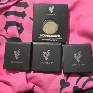 Younique Moodstruck Pressed Eyeshadow - Shimmery Olive Green